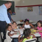 Alunos festejam reforma e ampliação do Colégio Estadual Poeta José Sampaio - A quadra de esportes também foi reformada