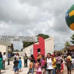 Alunos festejam reforma e ampliação do Colégio Estadual Poeta José Sampaio - A quadra de esportes também foi reformada