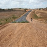 Obras de pavimentação têm andamento prejudicado por falta de ligantes asfálticos -