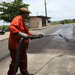 Obras de pavimentação têm andamento prejudicado por falta de ligantes asfálticos -