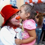 Pacientes e expacientes comemoram a vida  no "Dia da Vitória" no Huse - A enfermeira Elaine Brito