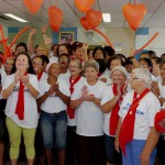 Pacientes e expacientes comemoram a vida  no "Dia da Vitória" no Huse - A enfermeira Elaine Brito