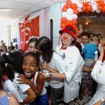 Pacientes e expacientes comemoram a vida  no "Dia da Vitória" no Huse - A enfermeira Elaine Brito