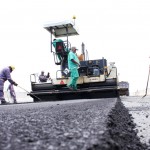Obras de pavimentação têm andamento prejudicado por falta de ligantes asfálticos -
