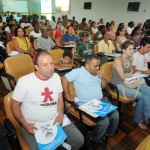 Líderes comunitários discutem maneiras de enfrentar e prevenir uso do crack - Fotos: Edinah Mary/Seides