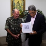 Governador recebe comandante da 6ª Região Militar  -