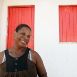Governo realiza sonho da casa própria para 24 famílias em Laranjeiras - A família de Maria Rosa dos Santos foi contemplada / Fotos: Edinah Mary/Seides