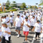 Aposentados do Banese realizam grande caminhada na Atalaia - 6ª Caminhada do Sergus reuniu muitos aposentados do Banese na Orla de Atalaia / Fotos: Luis Mendonça