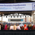 Déda participa da missa de encerramento do Congresso Eucarístico -
