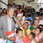 Centro de Oncologia celebra o Natal com a chegada do Papai Noel - O governador Marcelo Déda esteve presente / Fotos: Walber Faria/SES