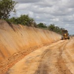 Rodovia entre Umbaúba e Indiaroba já tem oito quilômetros prontos - Governo do Estado está implantando 27 km de rodovia no trecho que liga os municípios de Umbaúba e Indiaroba