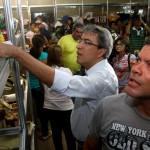 Governador prestigia abertura da Feira de Sergipe na Orla de Atalaia  -