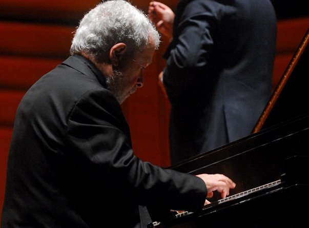 Pianista Nelson Freire pretende tocar novamente com a Orsse