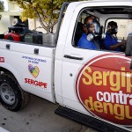 Estado reforça ações de combate à dengue na capital com carros fumacê - Foto: Márcio Garcez/SES
