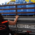 Vigilância Sanitária fiscaliza transporte de água mineral na BR101 - Fotos: Fabiana Costa/SES