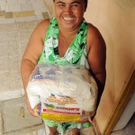 Vítimas da seca em Lourdes e Itabi recebem cestas básicas do Estado - Beneficiária Aparecida Santos