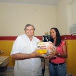Transparência marca entrega de cestas de alimentos a vítimas da estiagem -