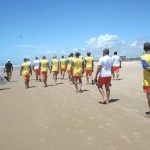 Internos do HCTP vão à praia e praticam ressocialização  - Fotos: Ascom/Sejuc