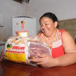 Estado prossegue com doações de cestas de alimentos em Itabi e Lourdes - A dona de casa e moradora de Itabi