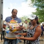 5 mil cestas de alimentos doadas pelo Estado - A secretária de Estado da Inclusão Social