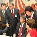 Déda participa de almoço com os presidentes Obama e Dilma  - O governador Marcelo Déda cumprimenta a presidenta Dilma Rousseff