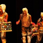 Pais e filhos aplaudem 1º espetáculo infantil do Festival de Teatro - Aline Santos e a família