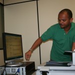 Técnicos da Emgetis e da Segov apresentam sistema de digitalização de documentos físicos - Fotos: Ascom/Emgetis