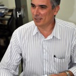 Secretário de Saúde discute isonomia salarial de médicos com Sindimed -