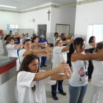 foi promovida uma manhã de ginástica laboral / Fotos: Ascom/FHS
