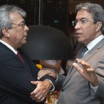 Déda recebe de prefeitos de todo o Brasil a Medalha Célio de Castro - O governador Marcelo Déda com o prefeito de Aracaju Edvaldo Nogueira e o deputado Almeida Lima