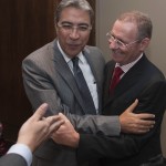 Déda recebe de prefeitos de todo o Brasil a Medalha Célio de Castro - O governador Marcelo Déda com o prefeito de Aracaju Edvaldo Nogueira e o deputado Almeida Lima