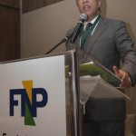 Déda recebe de prefeitos de todo o Brasil a Medalha Célio de Castro - O governador Marcelo Déda com o prefeito de Aracaju Edvaldo Nogueira e o deputado Almeida Lima