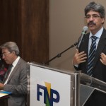 Déda recebe de prefeitos de todo o Brasil a Medalha Célio de Castro - O governador Marcelo Déda com o prefeito de Aracaju Edvaldo Nogueira e o deputado Almeida Lima