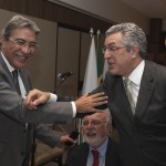 Déda recebe de prefeitos de todo o Brasil a Medalha Célio de Castro - O governador Marcelo Déda com o prefeito de Aracaju Edvaldo Nogueira e o deputado Almeida Lima