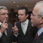 Déda recebe de prefeitos de todo o Brasil a Medalha Célio de Castro - O governador Marcelo Déda com o prefeito de Aracaju Edvaldo Nogueira e o deputado Almeida Lima