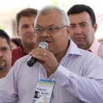 Governador em exercício prestigia entrega de novos ônibus -