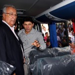 Governador em exercício prestigia entrega de novos ônibus -