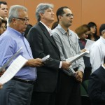 Jackson Barreto participa de missa em celebração pela Semana Santa -