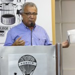 Jackson Barreto participa de missa em celebração pela Semana Santa -