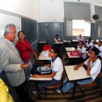 Governador em exercício anuncia reforma da escola estadual onde iniciou seus estudos -