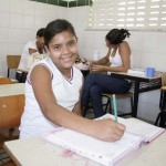 Estudante da Escola 8 de Julho conquista 2º lugar em concurso de pintura  - A estudante Lorena Vanessa Santos. Fotos: Ascom/Seed