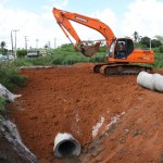 Governo dá continuidade às ações preventivas para evitar enchentes - Limpeza de canal em São Cristóvão