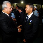 Jackson é homenageado pela PM com a medalha Alferes Tiradentes -
