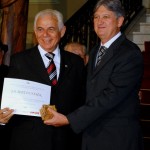 Autoridades são homenageadas no aniversário de um ano do PMOC -