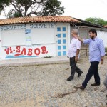 Vicegovernador e secretário vistoriam o andamento das obras na Orla da Atalaia Nova - Fotos: Mario Sousa/Seinfra