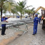 Vicegovernador e secretário vistoriam o andamento das obras na Orla da Atalaia Nova - Fotos: Mario Sousa/Seinfra