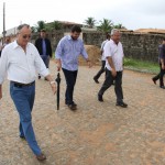 Vicegovernador e secretário vistoriam o andamento das obras na Orla da Atalaia Nova - Fotos: Mario Sousa/Seinfra