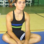 Aluno de escola estadual conquista a prata na ginástica artística nos Jogos Escolares da TV Sergipe - Emanuel no pódio ao lado do professor Admilson de Oliveira / Fotos: Ascom/Seed