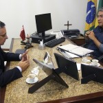 Governador mantém audiência com o senador Eduardo Amorim  -