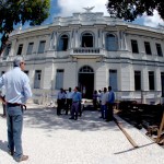 Déda inspeciona obra do antigo Atheneuzinho -